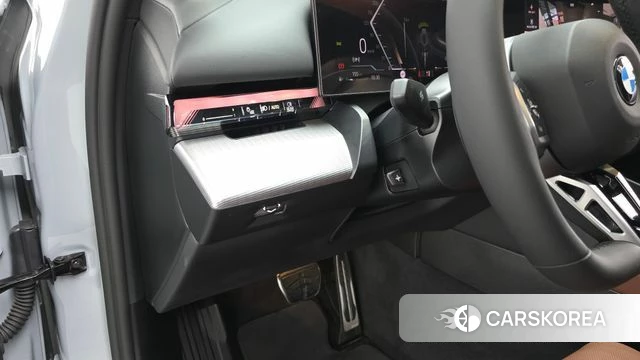 BMW 5 Series (G60) 2025 Серебристо-серый из Кореи, фото 4
