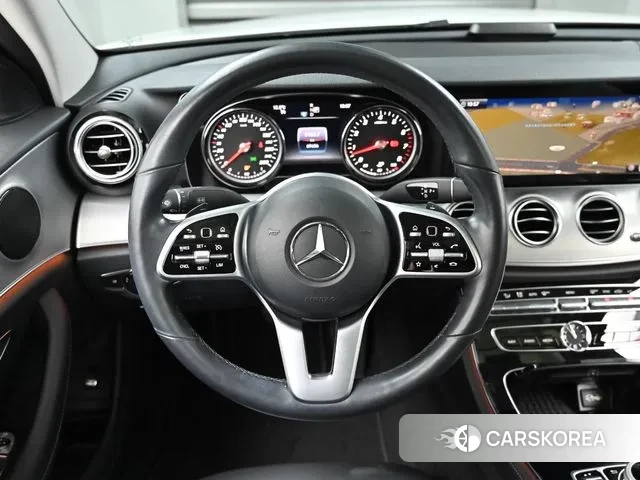 Mercedes-Benz E-Class W213 2019 Белый из Кореи, фото 4