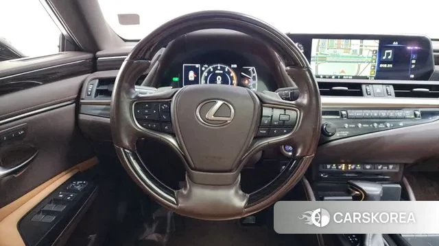 Lexus ES300h 7th generation 2019 Серебристо-серый из Кореи, фото 4