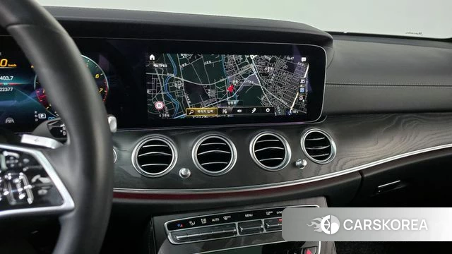 Mercedes-Benz E-Class W213 2022 Белый из Кореи, фото 4