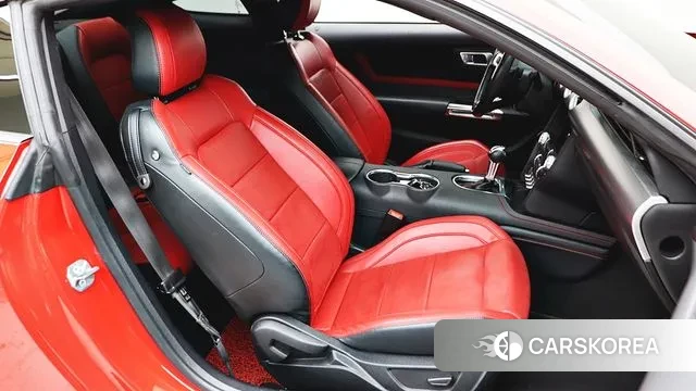 Ford Mustang 2022 Красный из Кореи, фото 4