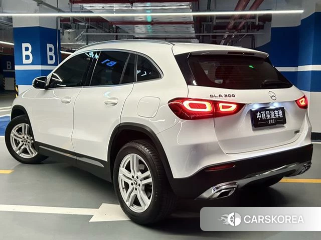 Mercedes-Benz GLA 2023 Белый из Китая, фото 4