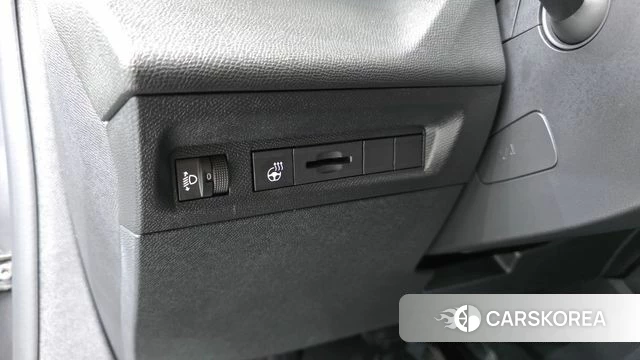 Peugeot 408 2023 Серый из Кореи, фото 4
