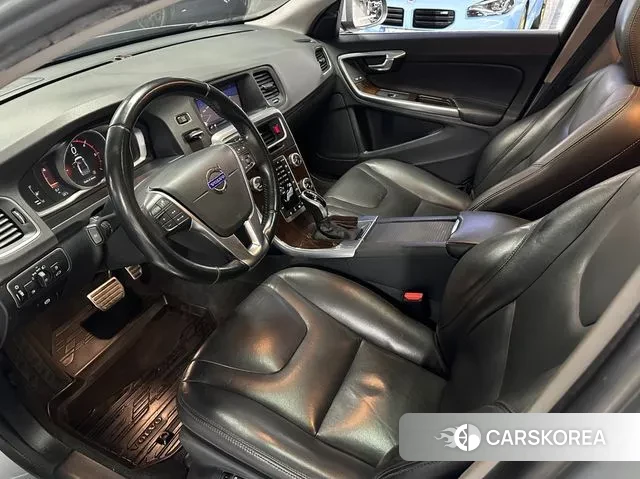 Volvo S60 2018 Серебристо-серый из Кореи, фото 4