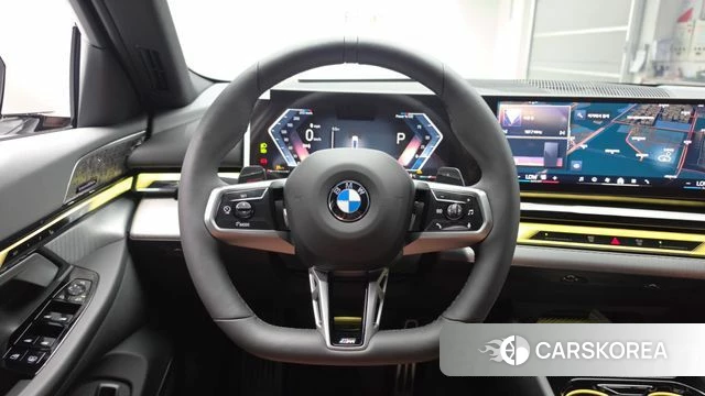 BMW 5 Series (G60) 2025 Белый из Кореи, фото 4