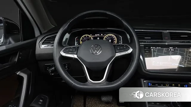 Volkswagen Tiguan Allspace 2024 Белый из Кореи, фото 4