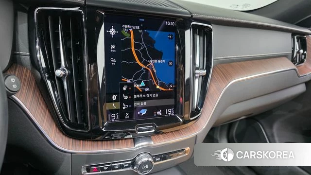 Volvo XC60 second Generation 2021 Белый из Кореи, фото 4