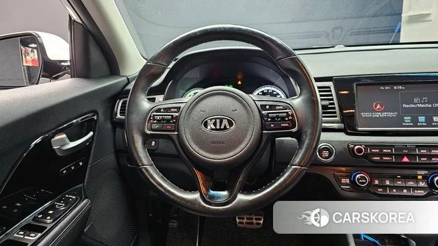 Kia Niro 2018 Белый из Кореи, фото 4