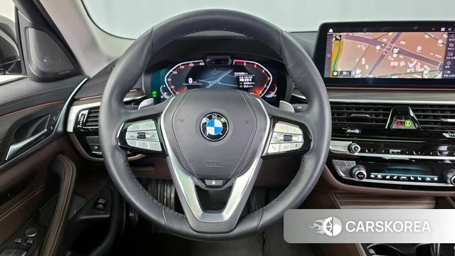 BMW 5 Series (G30) 2022 Черный из Кореи, фото 4