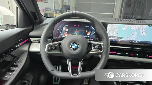 BMW 5 Series (G60) 2024 Белый из Кореи, фото 4