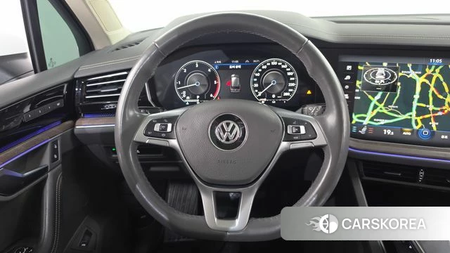 Volkswagen Touareg 3rd generation 2020 Белый из Кореи, фото 4