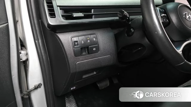 Hyundai Staria 2023 Серебристо-серый из Кореи, фото 4