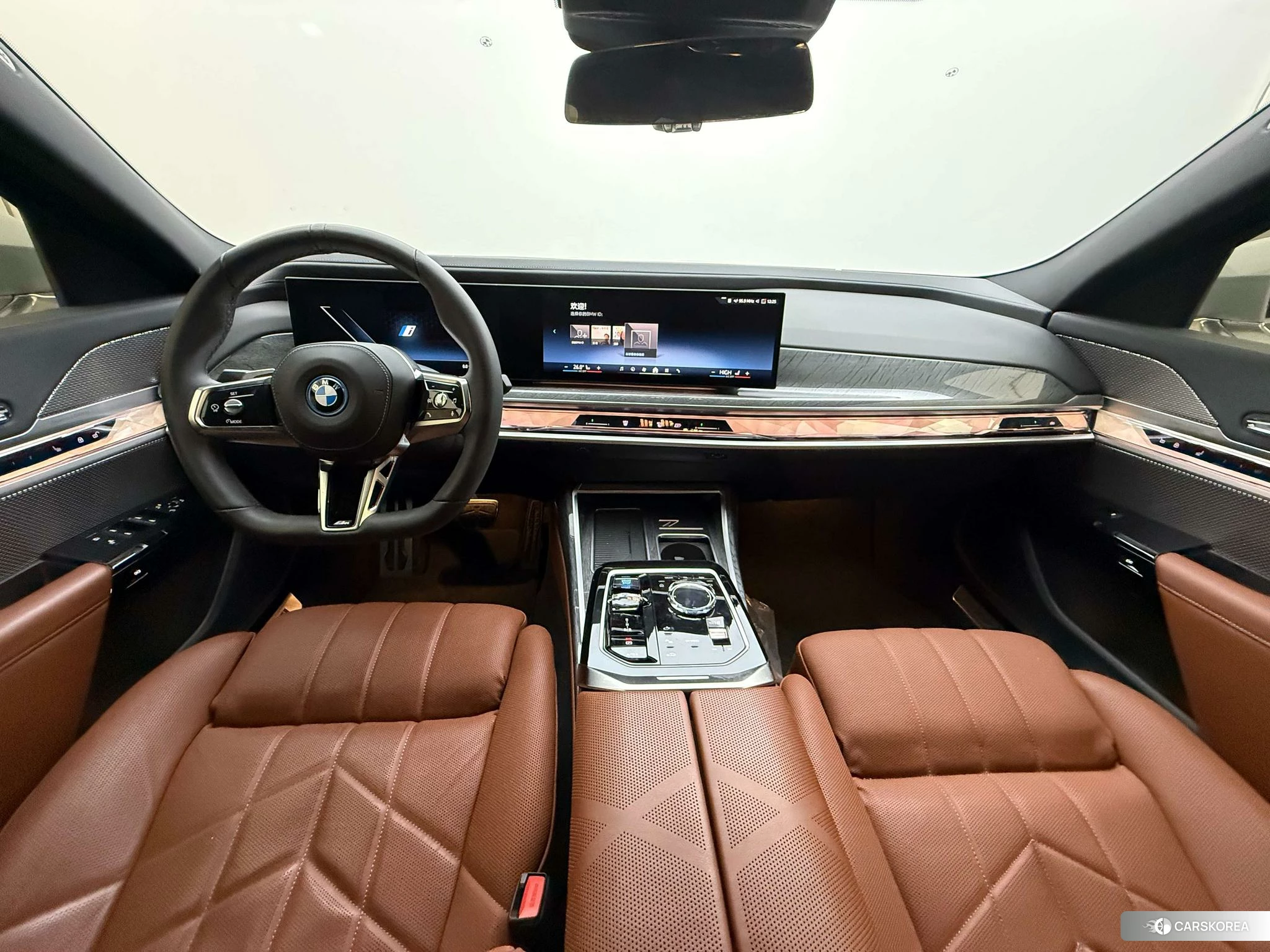 BMW i7 2023 Темно-серый из Китая, фото 4
