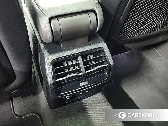 Audi Q3 (F3) 2023 Белый из Кореи, фото 4