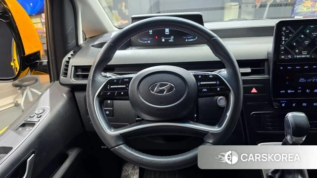 Hyundai Staria 2022 Желтый из Кореи, фото 4