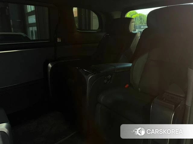 Lexus LM Second Generation 2025 Серебристо-серый из Кореи, фото 4
