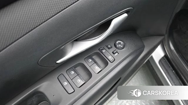 Hyundai Tucson (NX4) 2021 Серебряный из Кореи, фото 4
