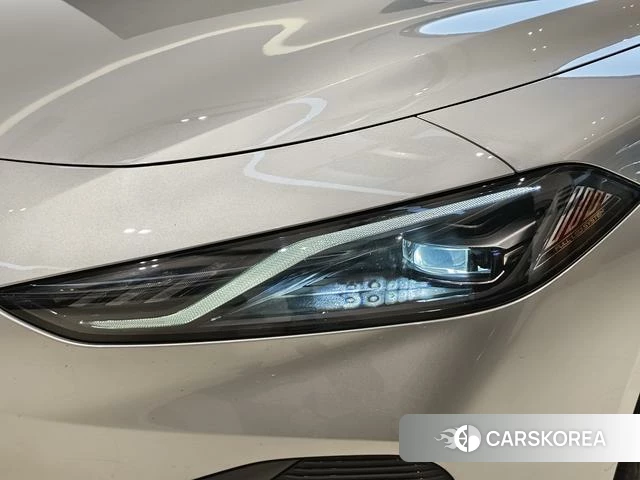 Roewe D7 DMH 2023 Серебристо-серый из Китая, фото 4