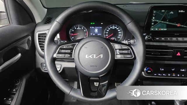 Kia Seltos 2022 Белый из Кореи, фото 4