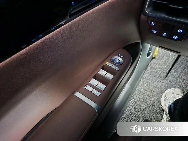 Hyundai Grandeur Hybrid (GN7) 2023 Черный из Кореи, фото 4