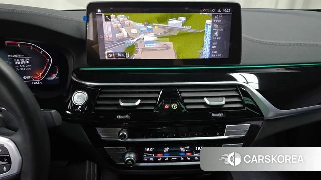 BMW 5 Series (G30) 2022 Черный из Кореи, фото 4