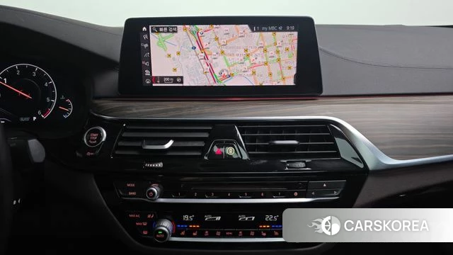 BMW 5 Series (G30) 2019 Серый из Кореи, фото 4