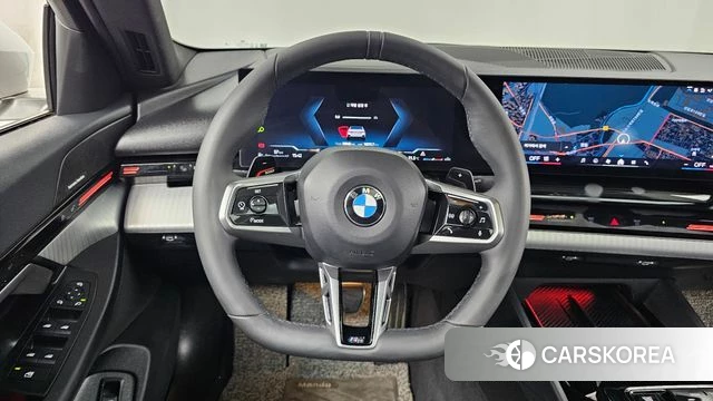BMW 5 Series (G60) 2024 Белый из Кореи, фото 4