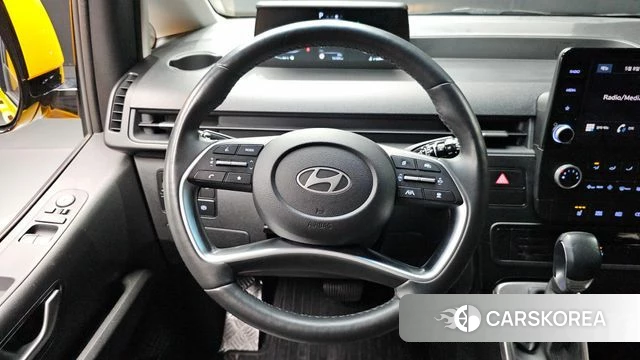 Hyundai Staria 2024 Желтый из Кореи, фото 4