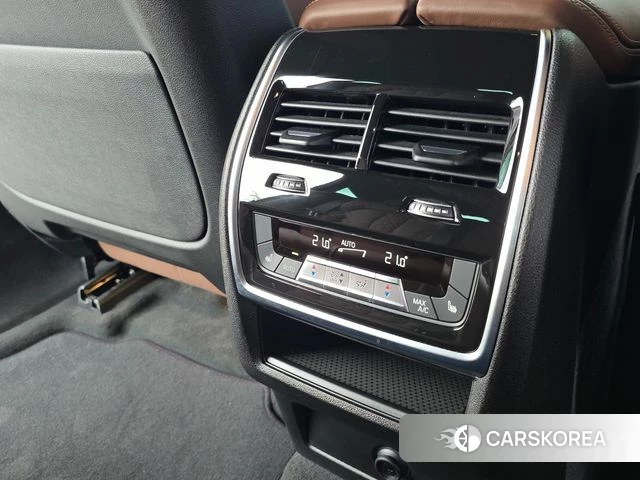 BMW X6 (G06) 2025 Черный из Кореи, фото 4