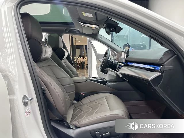 BMW 5 series 2024 Белый из Китая, фото 4