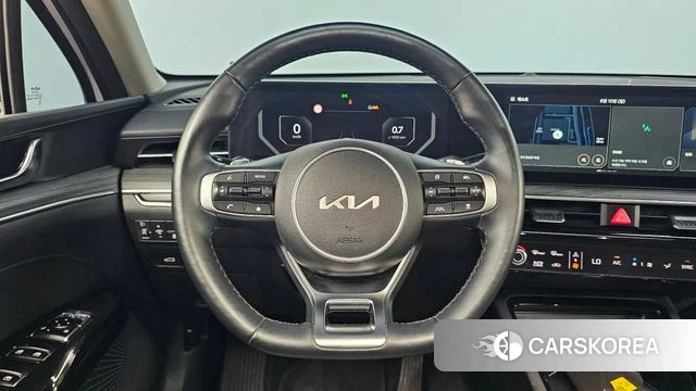 Kia The New K5 3rd generation 2023 Белый из Кореи, фото 4