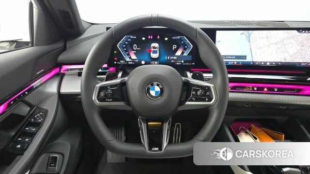 BMW 5 Series (G60) 2025 Белый из Кореи, фото 4