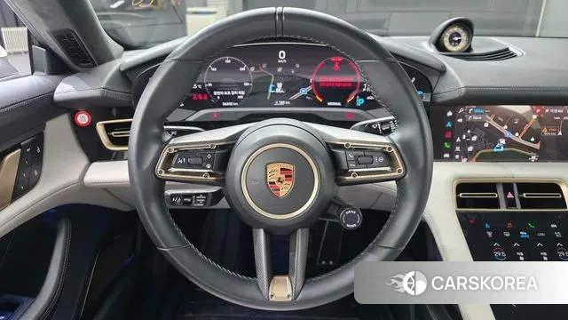 Porsche Taycan 2023 Светло-серебряный цвет из Кореи, фото 4