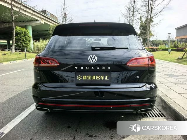 Volkswagen Touareg 2020 Черный из Китая, фото 4