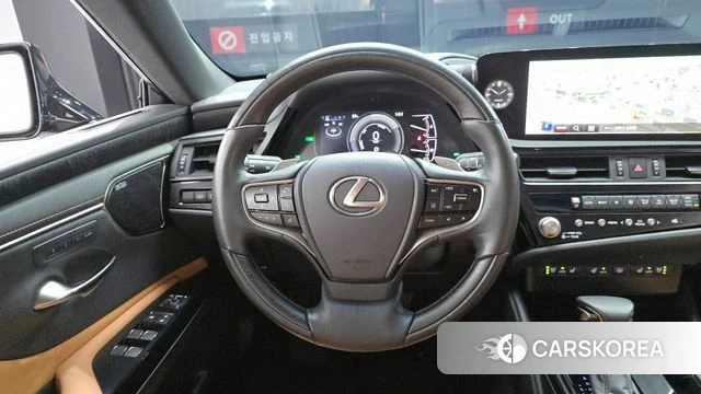Lexus ES300h 7th generation 2023 Серый из Кореи, фото 4