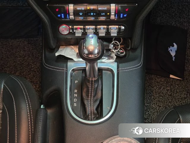 Ford Mustang 2022 Белый из Кореи, фото 4