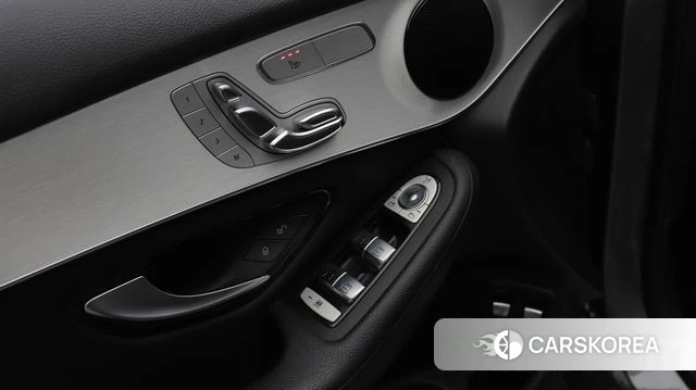 Mercedes-Benz GLC-Class X253 2018 Серебристо-серый из Кореи, фото 4