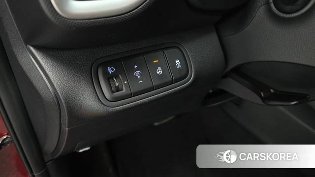 Hyundai Venue 2023 Красный из Кореи, фото 4