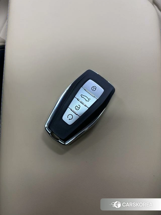 Geely Automobile Boyue L 2024 Темно-серый из Китая, фото 4