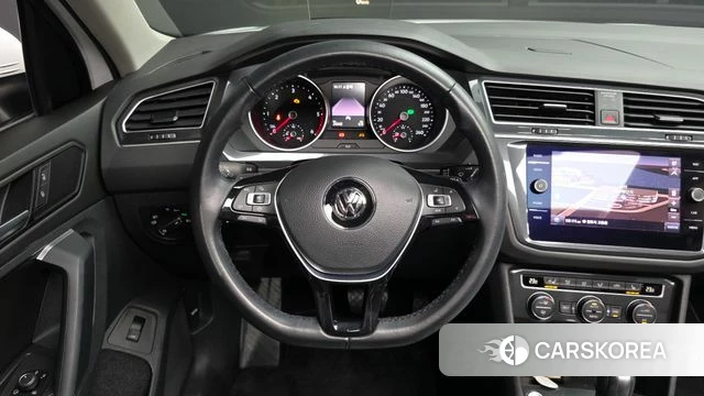 Volkswagen Tiguan second Generation 2019 Белый из Кореи, фото 4