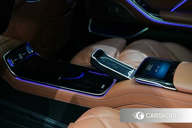 Mercedes-Benz Maybach S-class 2023 Черный из Китая, фото 4