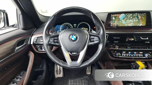 BMW 5 Series (G30) 2018 Белый из Кореи, фото 4