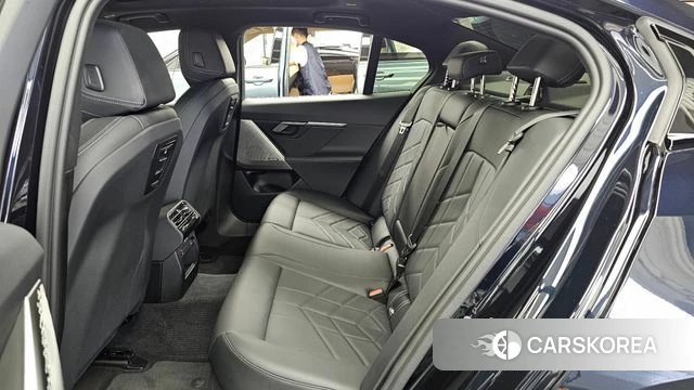 BMW 5 Series (G60) 2024 Черный из Кореи, фото 4
