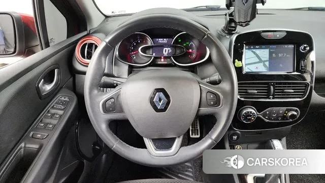 Renault Korea (Samsung) Clio 2019 Красный из Кореи, фото 4