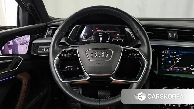 Audi e-Tron 2021 Черный из Кореи, фото 4