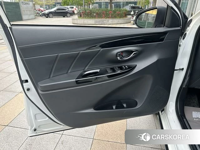 Toyota YARIS L Zhixuan 2022 Белый из Китая, фото 4
