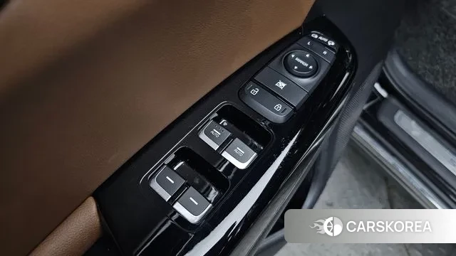 Kia Sportage The Bold 2021 Черный из Кореи, фото 4