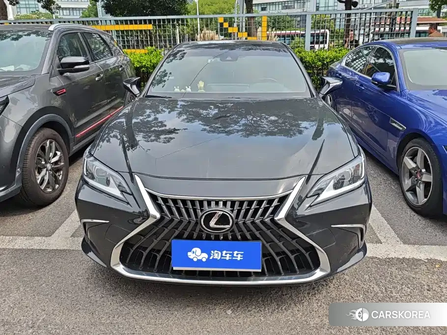 Lexus ES 2023 Черный из Китая, фото 4