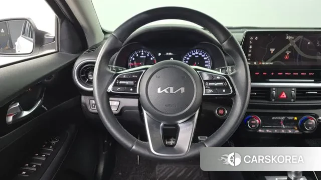 Kia The New K3 2nd generation 2023 Белый из Кореи, фото 4