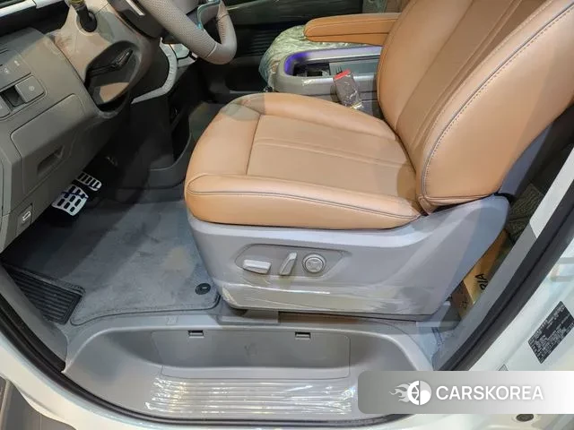 Hyundai Staria 2025 Белый из Кореи, фото 4